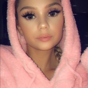 Meet your Posher, Jessica